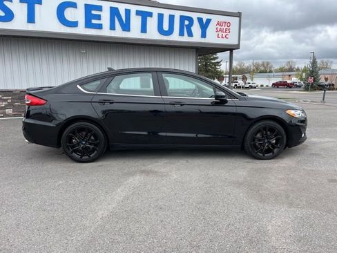 Used 2019 Ford Fusion SE w/ Equipment Group 151A FWD image 19