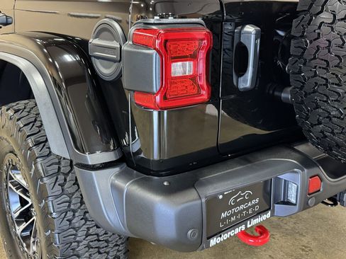 Used 2024 Jeep Wrangler Unlimited Rubicon AWD/4WD image 20