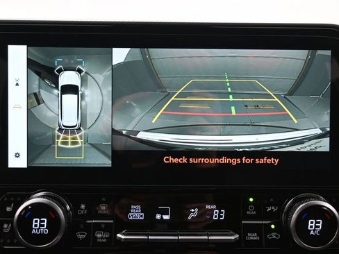 Used 2025 Toyota Highlander Platinum AWD/4WD image 24