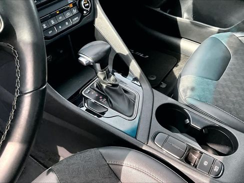 Used 2020 Kia Niro Touring FWD image 17