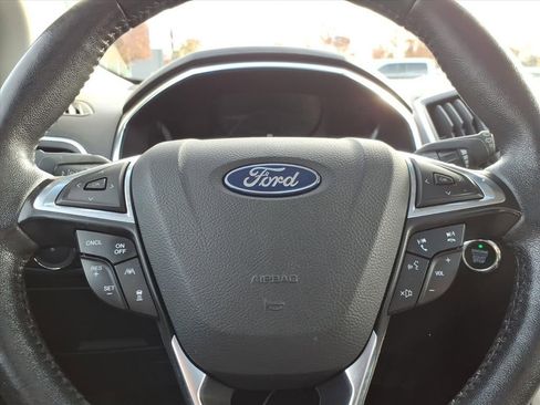 Used 2020 Ford Edge Titanium image 24