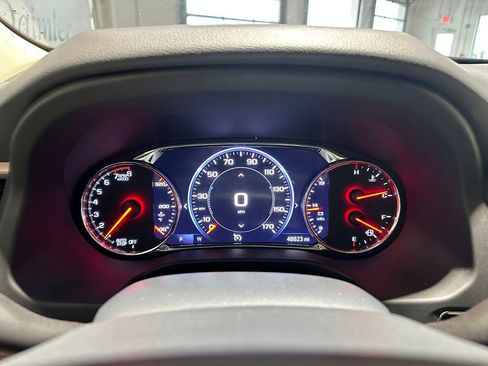 Used 2021 GMC Acadia Denali image 8