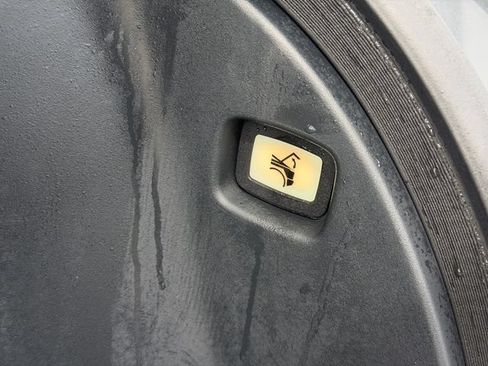 Used 2024 Tesla Cybertruck AWD Crew Cab image 19