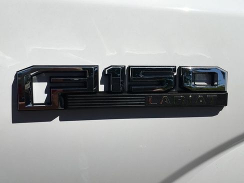 Used 2018 Ford F150 Lariat w/ Equipment Group 502A Luxury AWD/4WD image 9