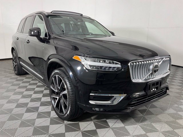 Certified 2025 Volvo XC90 B5 Plus w/ Protection Package AWD/4WD image 3