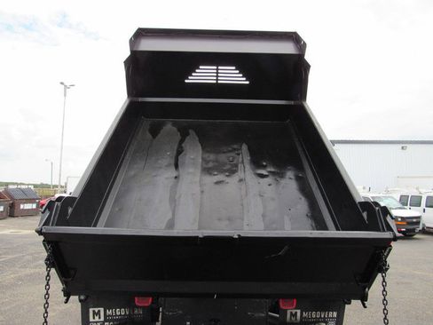 Used 2023 Ford F550 4x4 Regular Cab Super Duty image 36