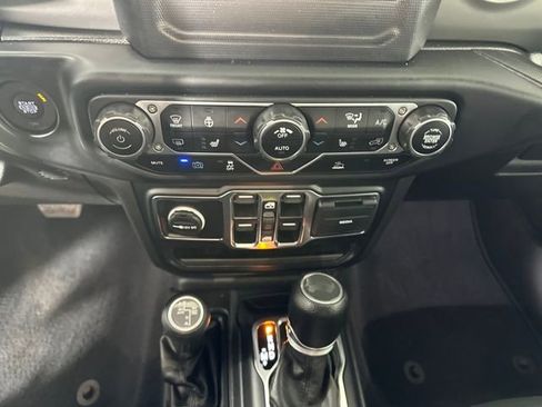 Used 2023 Jeep Wrangler Unlimited w/ Cold Weather Group image 23