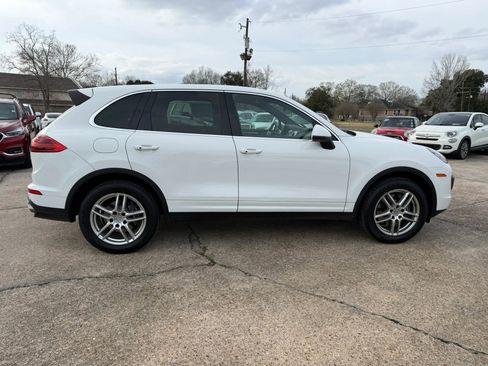 Used 2016 Porsche Cayenne Sport Utility 4D image 6