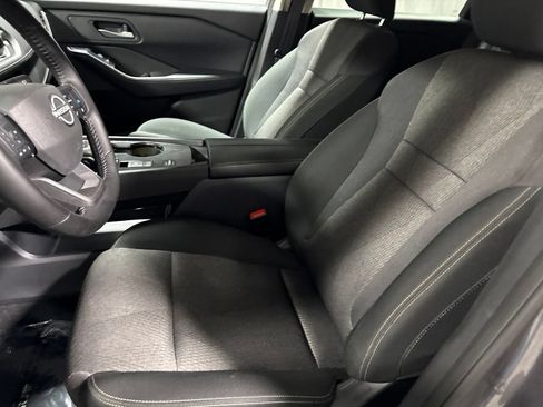 Used 2025 Nissan Rogue SV FWD image 17