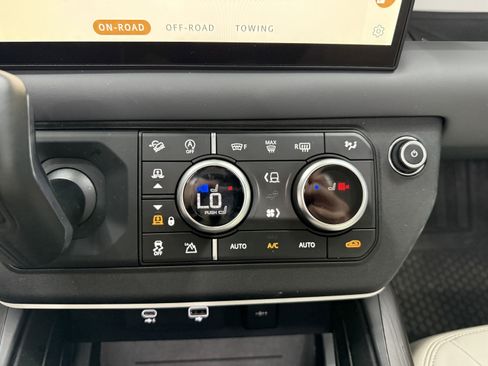Used 2023 Land Rover Defender 130 First Edition AWD/4WD image 22