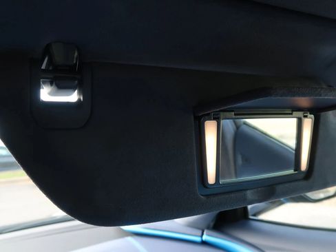 Used 2021 Chevrolet Corvette Stingray Premium Conv w/ Z51 Performance Package image 34