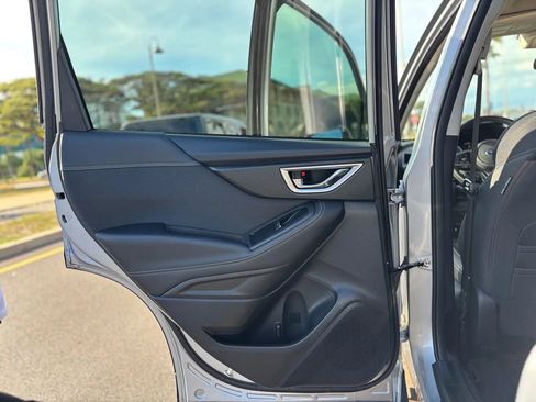 Used 2020 Subaru Forester Premium image 15