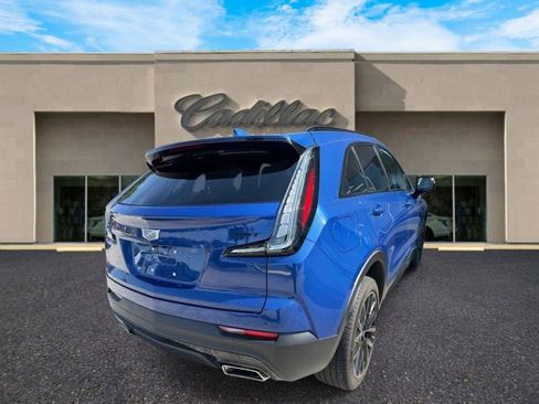 Used 2023 Cadillac XT4 Sport w/ LPO, ONYX Package FWD image 3