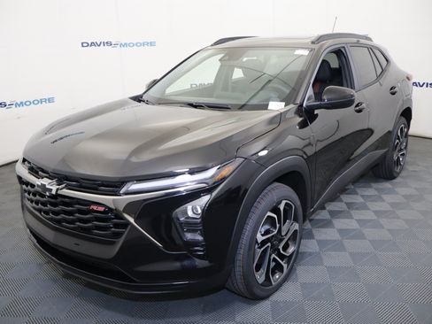 New 2026 Chevrolet Trax RS w/ Sunroof Package FWD image 12