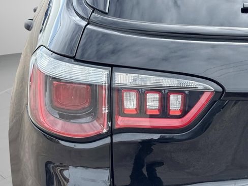 Used 2018 Jeep Compass Sport w/ Tech Group image 10