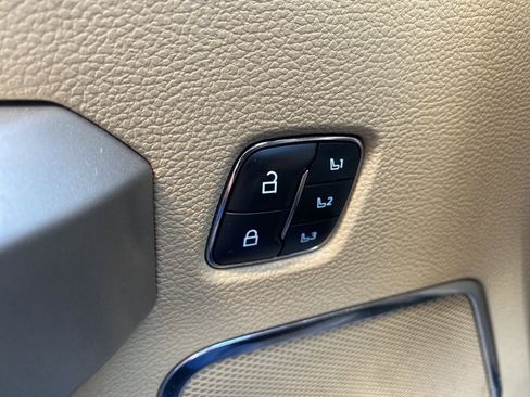 Used 2021 Ford F250 Lariat w/ Chrome Package image 25