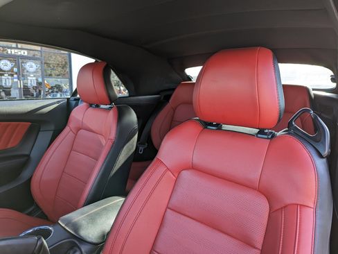 Used 2017 Ford Mustang GT Premium image 30