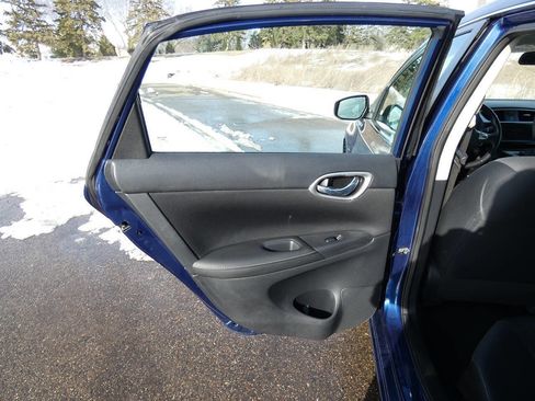 Used 2019 Nissan Sentra SV FWD image 14