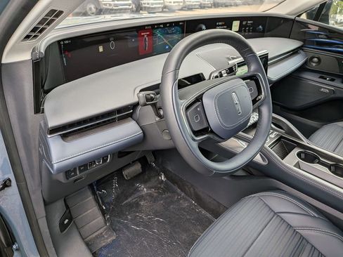 New 2025 Lincoln Nautilus Reserve image 15