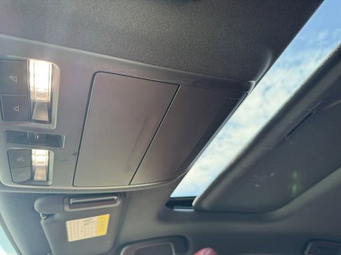 Used 2024 MAZDA MAZDA3 s image 19