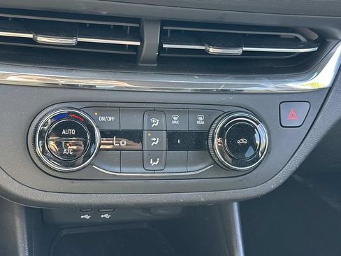 Used 2025 Buick Envista Preferred FWD image 27