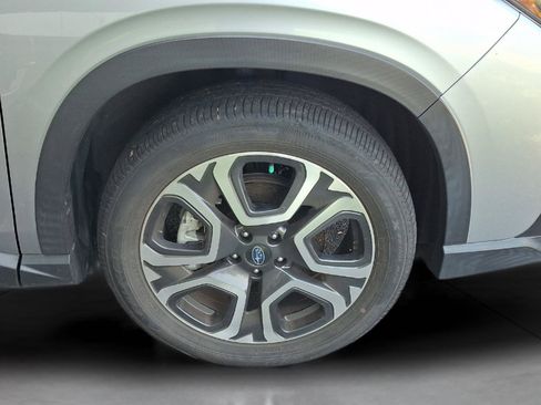 Used 2024 Subaru Ascent Limited w/ Technology Package AWD/4WD image 9