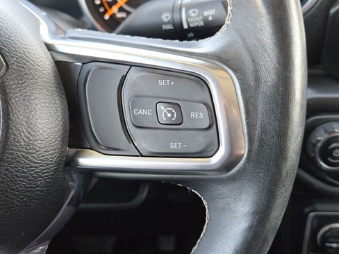 Used 2018 Jeep Wrangler Unlimited Sahara AWD/4WD image 27