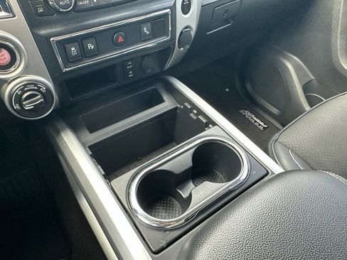Used 2017 Nissan Titan PRO-4X image 22