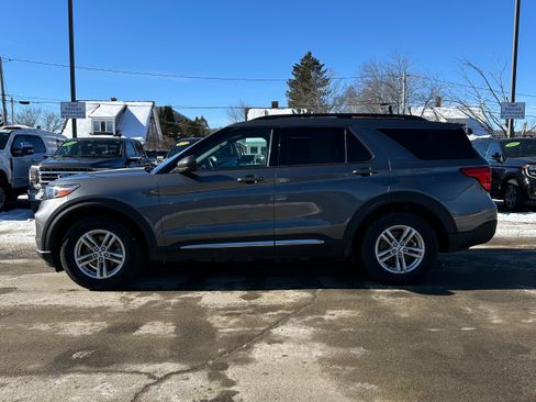 Used 2022 Ford Explorer XLT w/ Class IV Trailer Tow Package AWD/4WD image 6