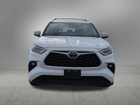 Used 2021 Toyota Highlander XLE image 9