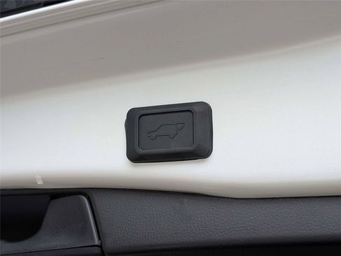 Certified 2024 Toyota RAV4 XLE w/ Convenience Package FWD image 8