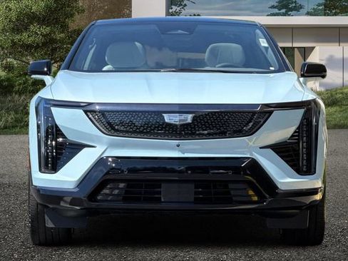 New 2026 Cadillac Optiq Sport 2 w/ LPO, Floor Liner Package image 9