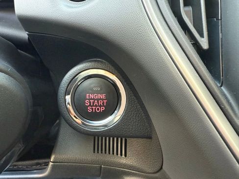 Used 2025 Subaru Crosstrek 2.0i Premium image 13