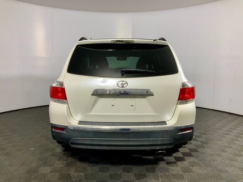 Used 2013 Toyota Highlander Limited FWD image 16