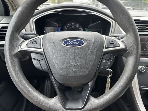 Used 2013 Ford Fusion SE FWD image 8