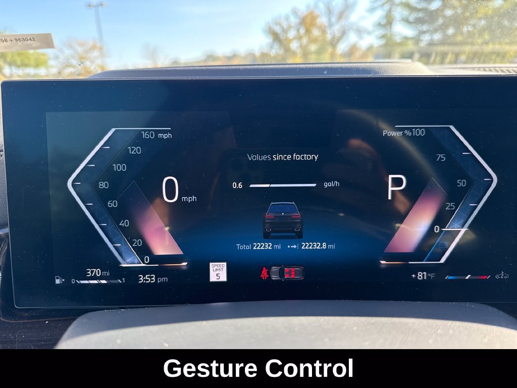 Used 2025 BMW X7 xDrive40i w/ Premium Package AWD/4WD image 17