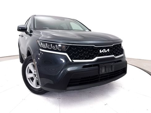 Used 2023 Kia Sorento LX FWD image 5