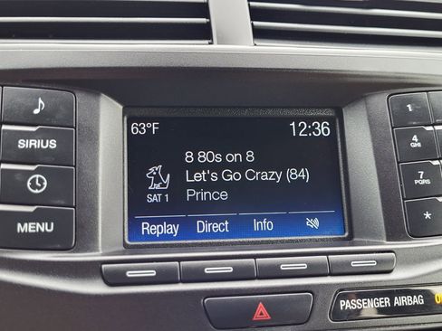 Used 2016 Ford Explorer XLT image 28