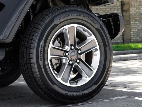 Used 2022 Jeep Wrangler Unlimited Sahara w/ Cold Weather Group image 67