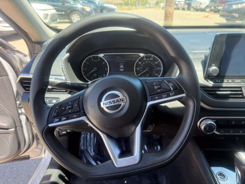 Used 2020 Nissan Altima 2.5 S AWD/4WD image 15