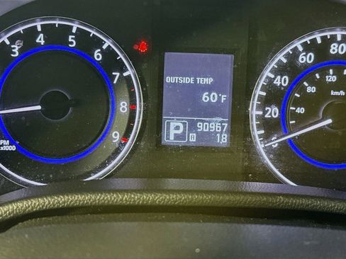 Used 2011 INFINITI G37 Convertible w/ Premium Pkg RWD image 14