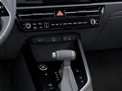 New 2025 Kia Niro EX image 24