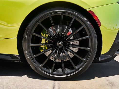 Used 2023 McLaren GT RWD image 25
