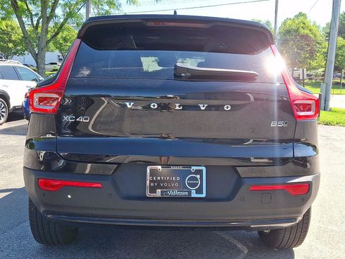 Certified 2025 Volvo XC40 B5 Ultra AWD/4WD image 5