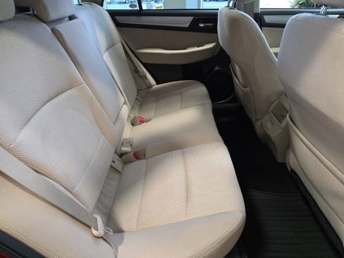 Used 2018 Subaru Outback 2.5i Premium image 17