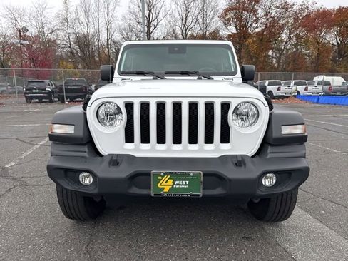Used 2022 Jeep Wrangler Unlimited Sport image 2