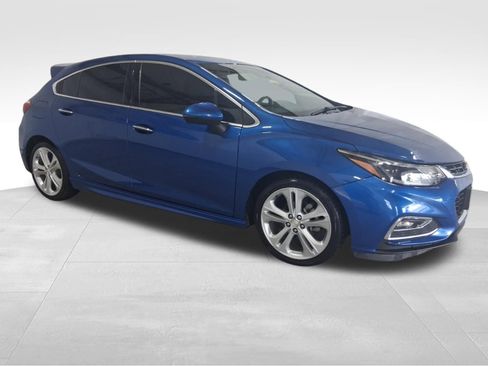 Used 2017 Chevrolet Cruze Premier image 3