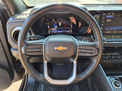 Used 2023 Chevrolet Colorado LT AWD/4WD image 16