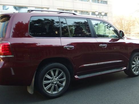 Used 2011 Lexus LX 570 4WD w/ Luxury Pkg image 8