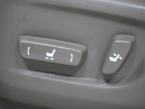 Used 2016 Lexus GX 460 w/ Premium Package image 16